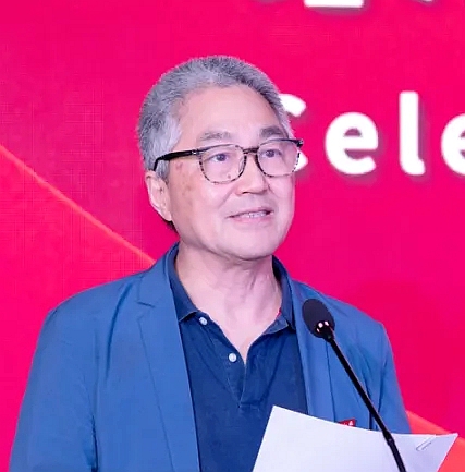 “陆老师，与你相遇，好幸运！”